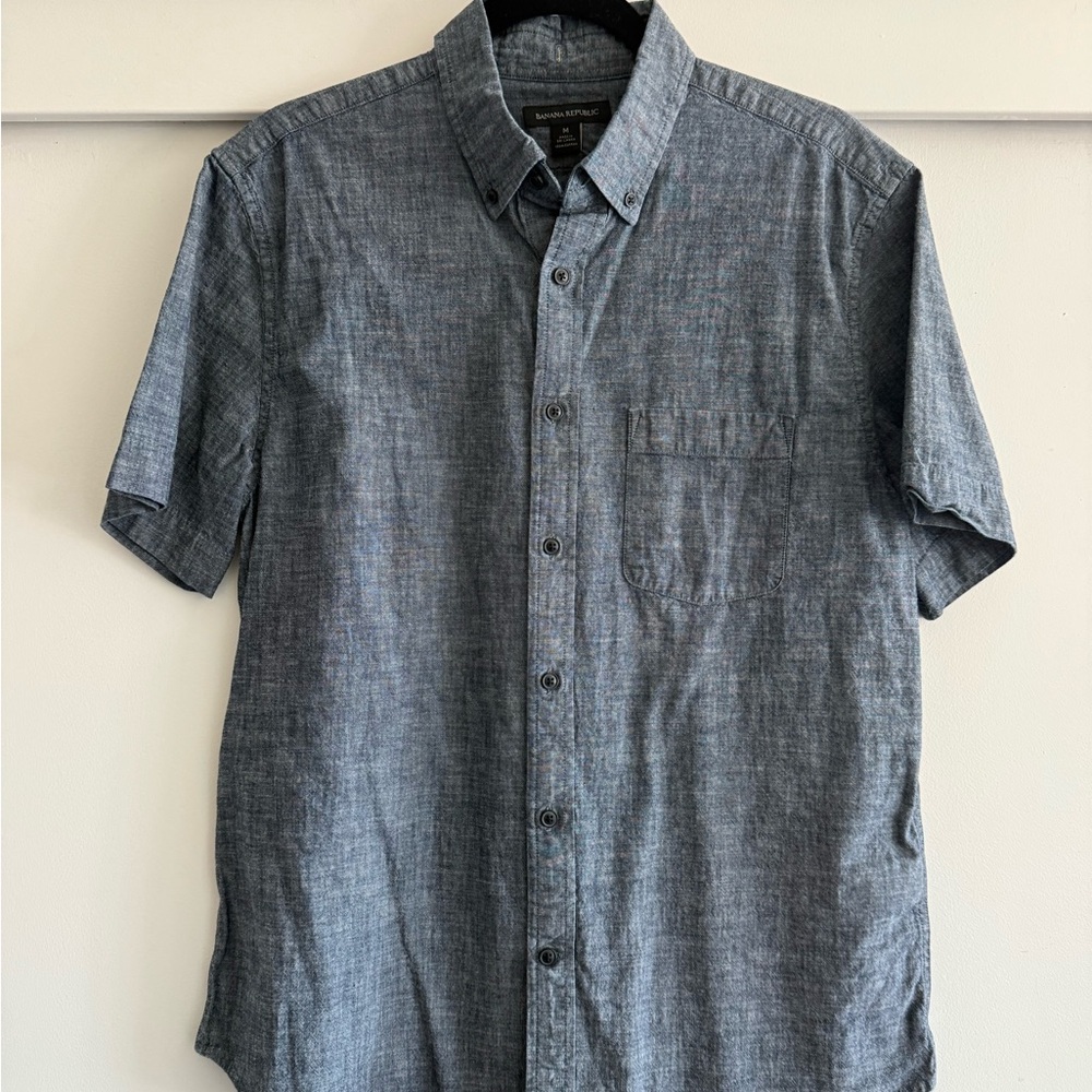 Banana Republic Blue Chambray Short Sleeve Shirt